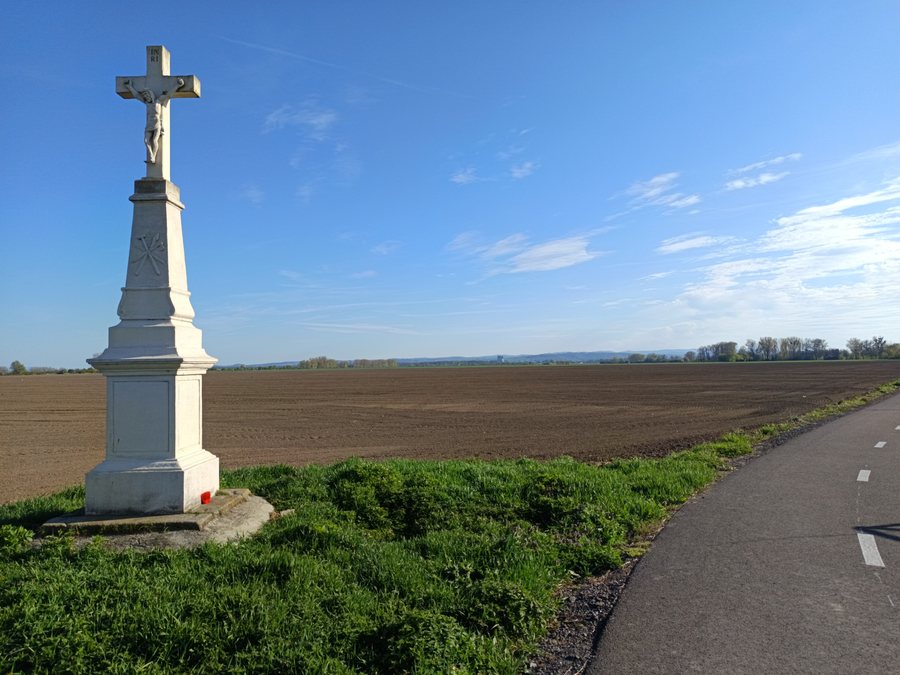 File:Kříž u cesty, cyklostezka Skaštice - Břest, Břest, okres Kroměříž, Zlínský kraj 01.jpg