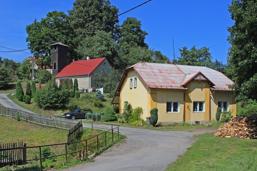 File:Mikuleč, fire house.jpg