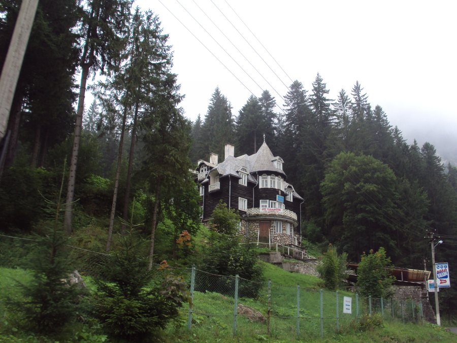 File:Lacu Roșu, Harghita.01.jpg