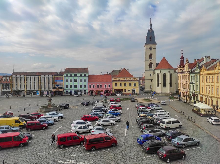 File:Náměstí Svobody, Vodňany (01).jpg