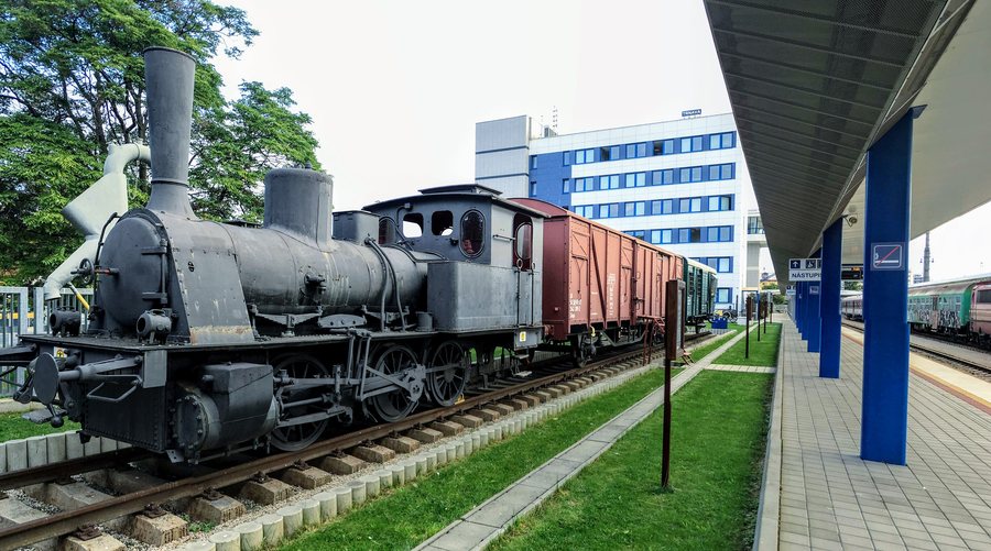 File:Trnava zeleznica stanica 1.jpg