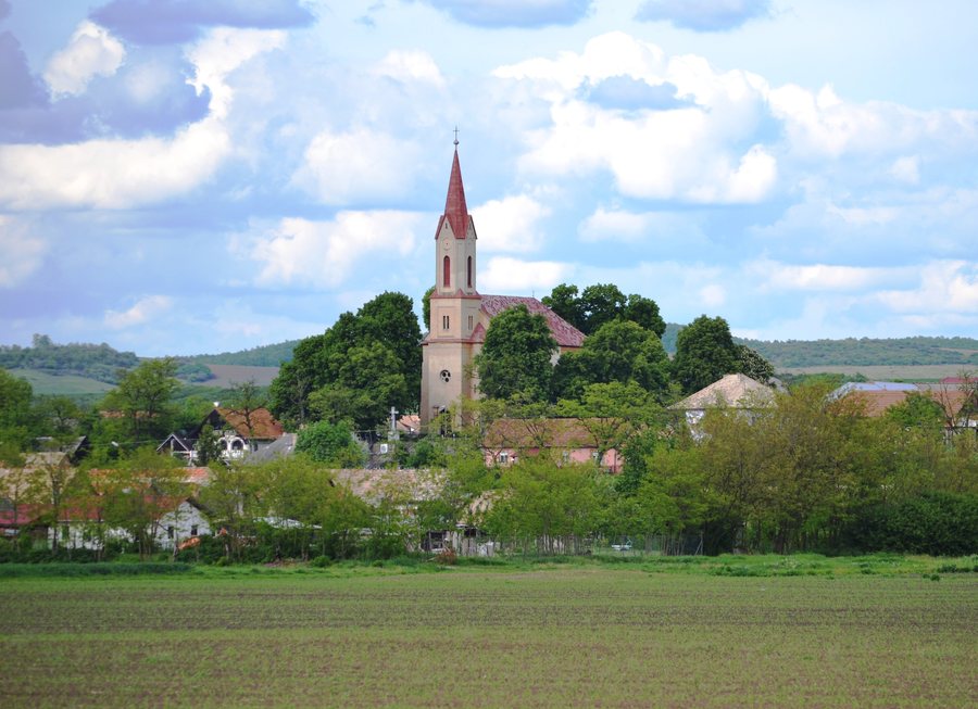 File:Abovce - kostol.jpg