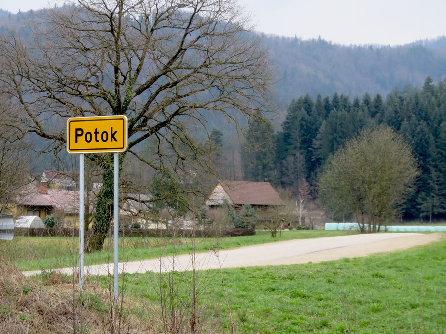 File:Potok Nazarje Slovenia 1.jpg