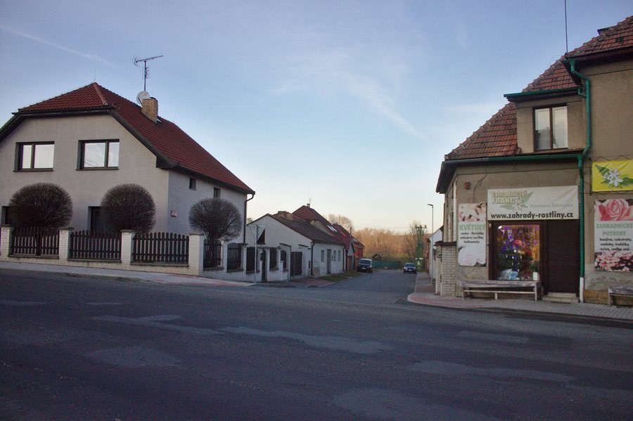 File:Kamenné Žehrovice, Aloise Jiráska.jpg