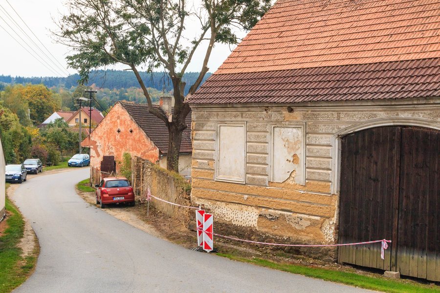 File:Chlumany - čp. 17.jpg