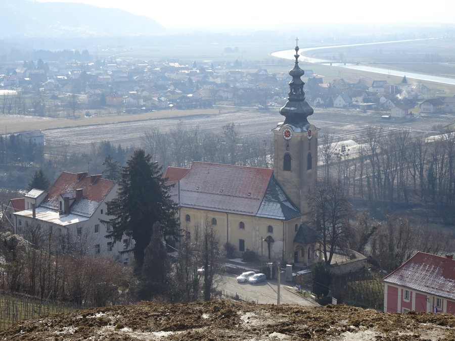 File:Malečnik parish church.jpg