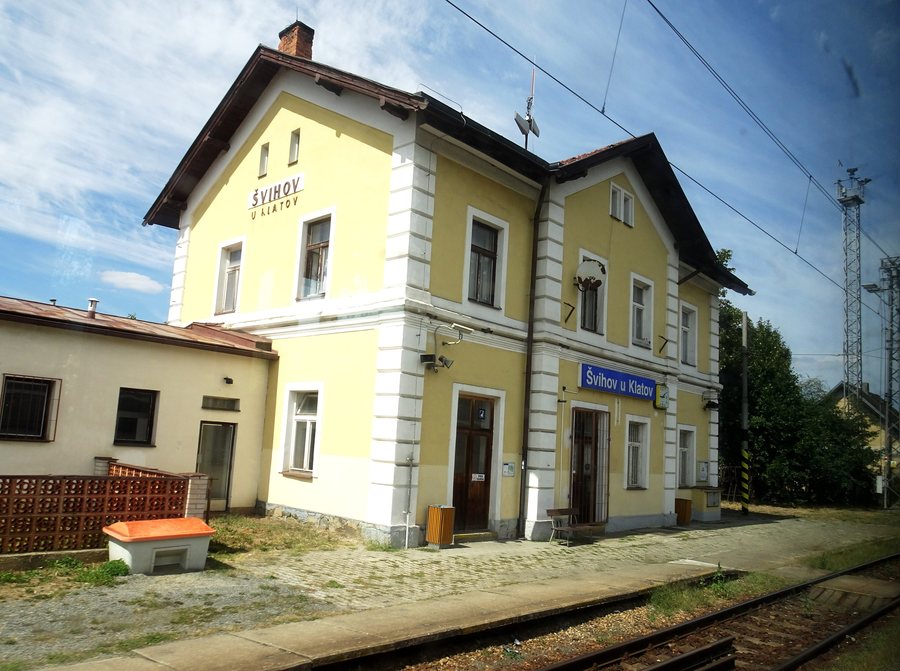 File:Švihov u Klatov, nádraží.jpg