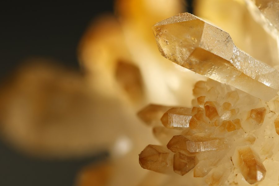 File:Quartz scepter from Banska Stiavnica Slovakia.jpg