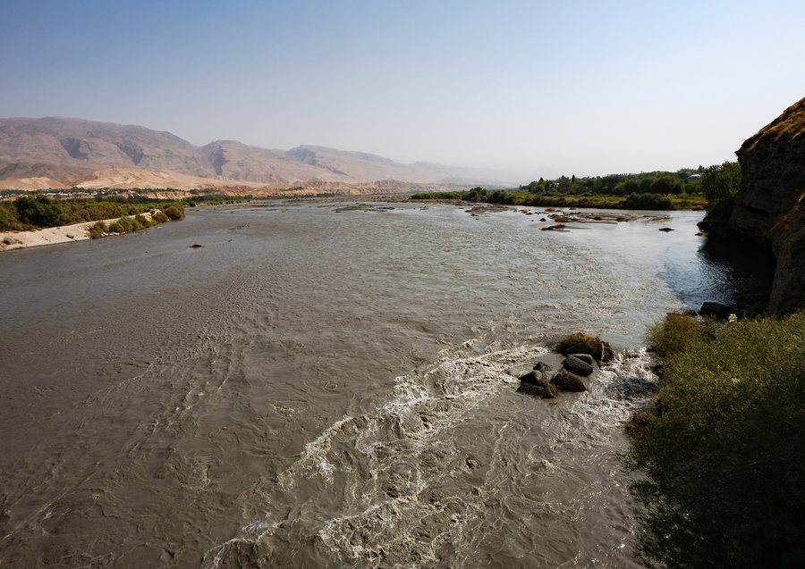 File:Река Зеравшан возле города Пенджикент (river Zarafshon by Panjakent).jpg