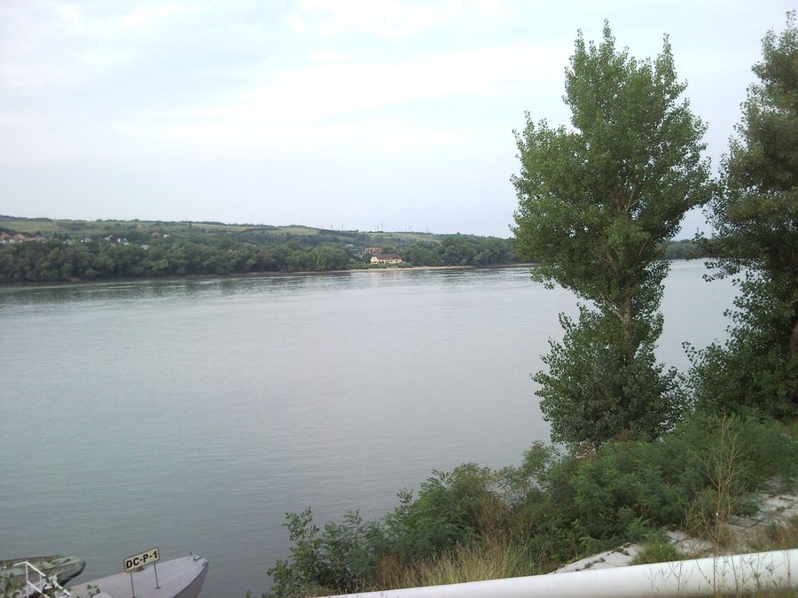 File:946 36 Kravany nad Dunajom, Slovakia - panoramio (1).jpg