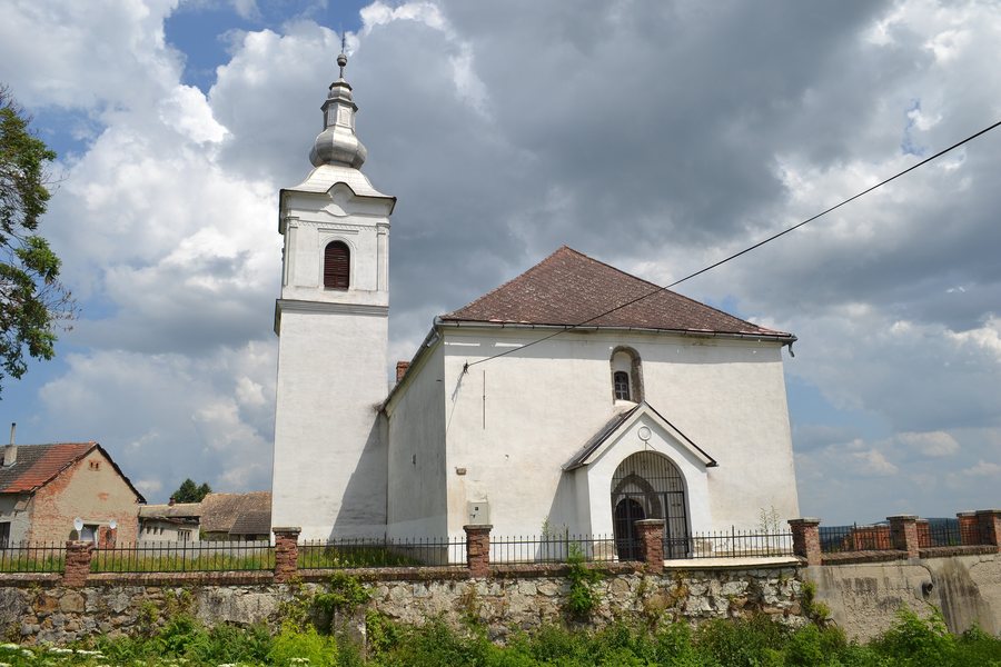 File:Rimavská Seč - Kostol Reformovanej cirkvi.jpg
