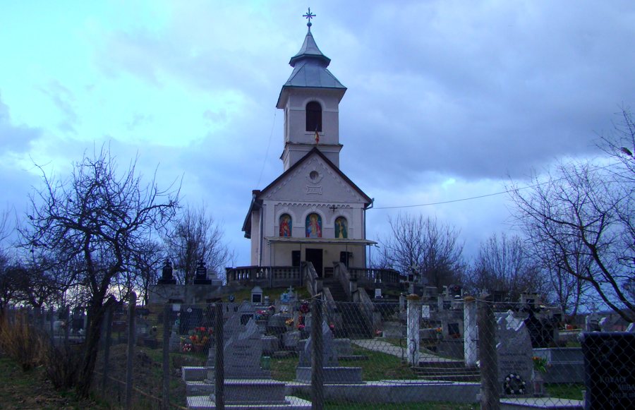 File:Biserica Sfântul Gheorghe din Corunca (1).jpg