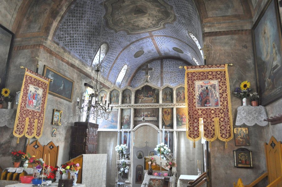 File:RO HD Biserica din Pesteana (1).JPG