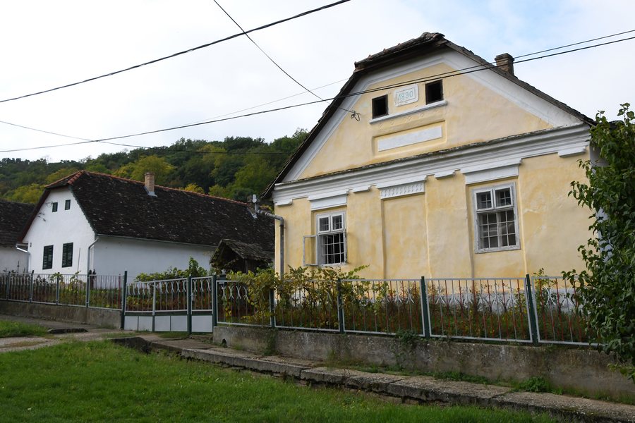 File:Kalaznó, népi lakóházak 2021 03.jpg