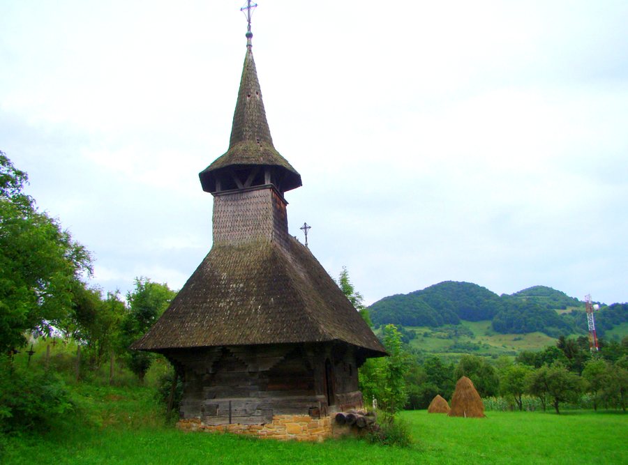 File:Biserica de lemn din Zagra.jpg
