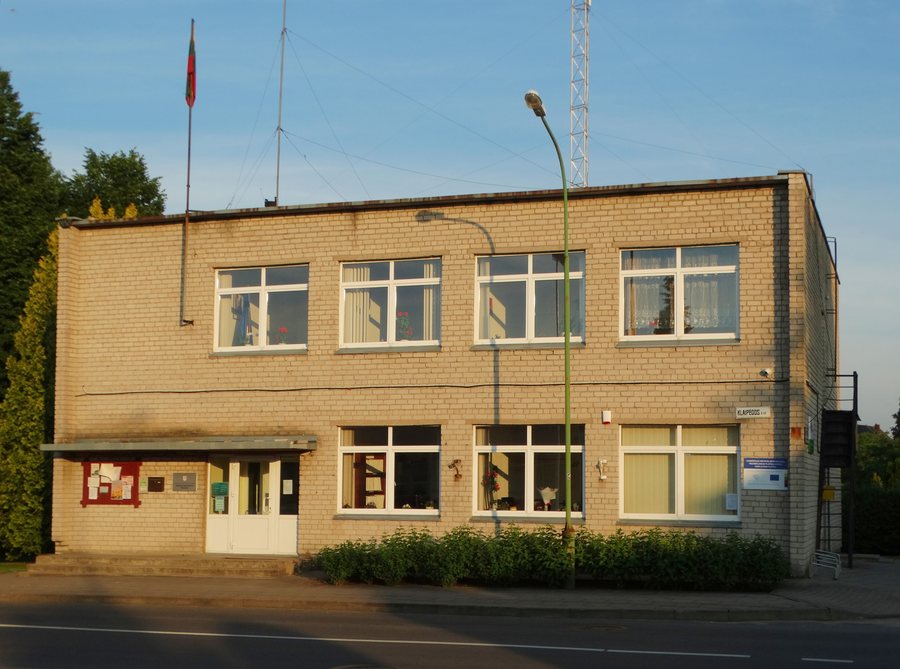 File:Seniūnija, Žemaičių Naumiestis.JPG