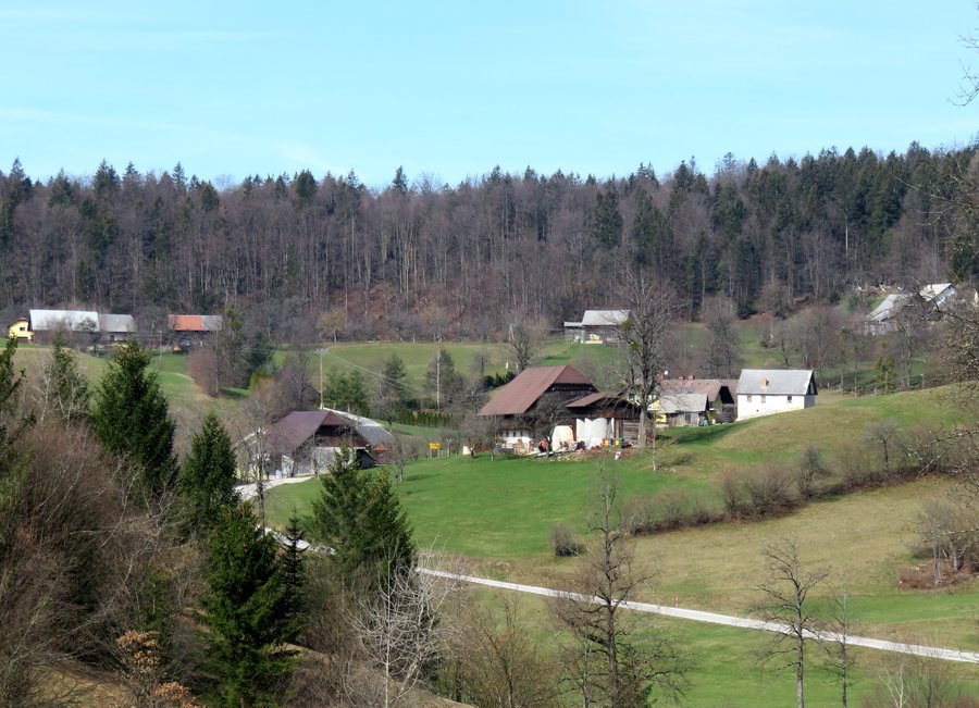 File:Brezovica Tirna Slovenia 1.jpg