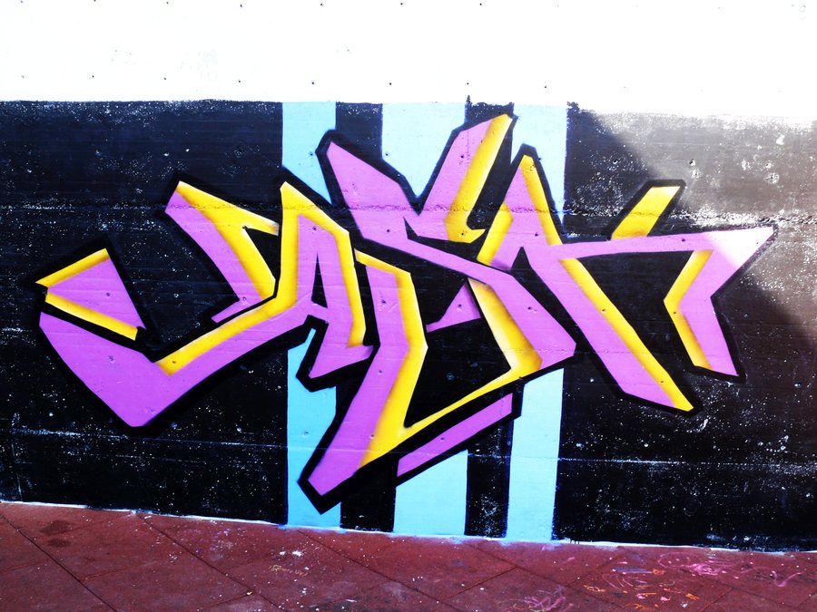 File:Graffiti, skatepark in Ružomberok, Slovakia, September 7, 2013 - 01.jpg