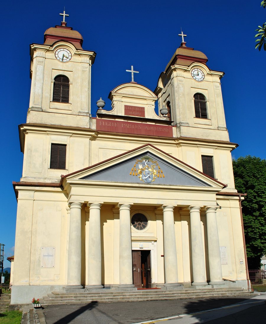 File:Žiar nad Hronom - Catholic church.jpg