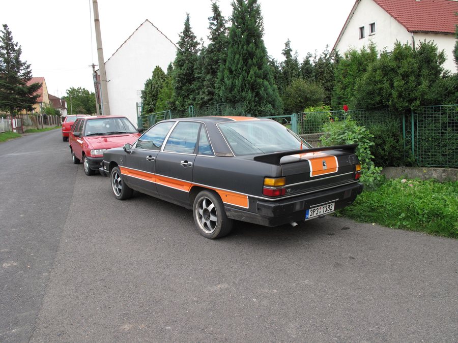 File:Car in Michalovice (001).JPG