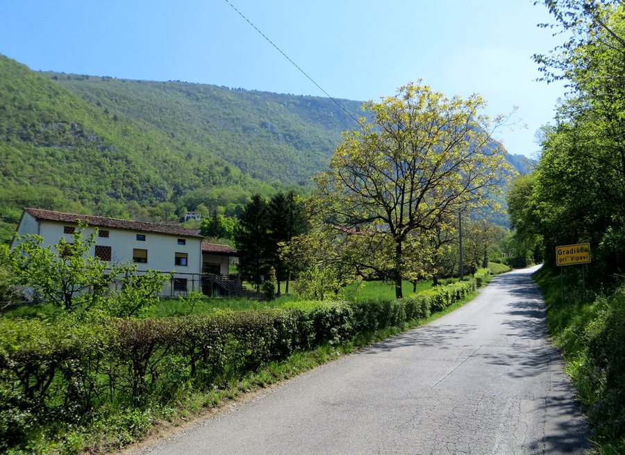 File:Gradisce pri Vipavi Slovenia.jpg