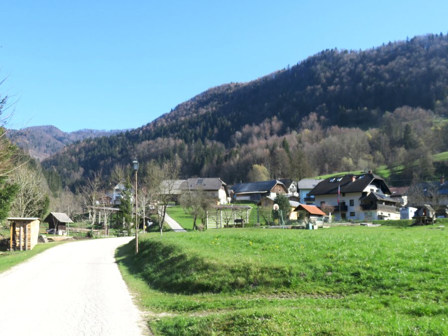 File:Snovik Slovenia 1.jpg