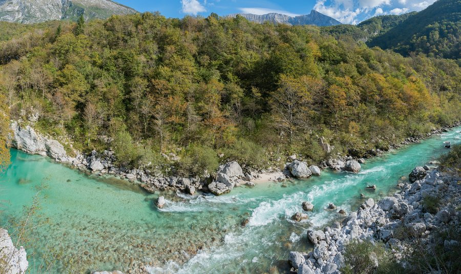 File:Soca river in Kobarid (15).jpg