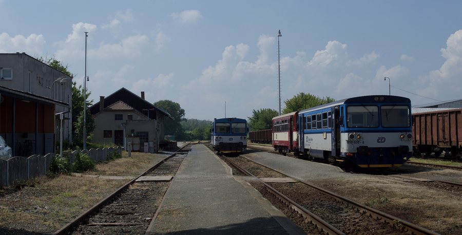 File:12.05.18 Čejč 809057 and 810628 (28600775278).jpg