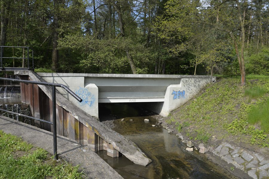 File:Semín aqueduct 01.jpg