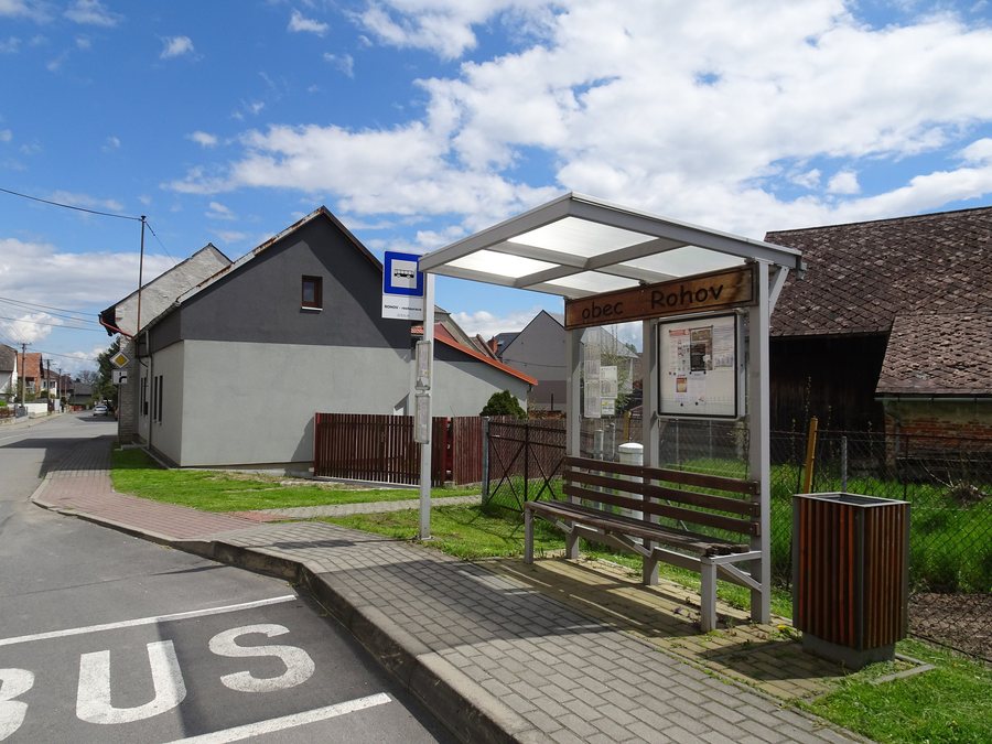 File:Rohov, zastávka restaurace, směr Strahovice.jpg