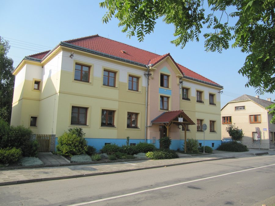File:Radslavice (PR), MŠ.jpg