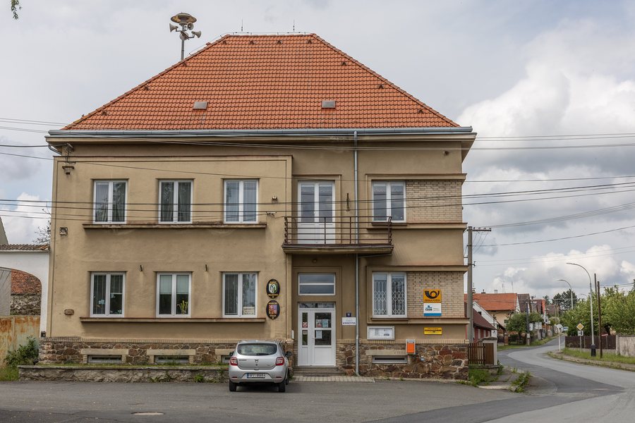 File:Pošta Mlečice.jpg