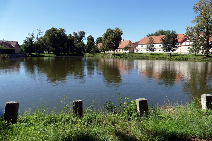 File:20.8.20 1 Oslov - Cerveny Ujezd 45 (50248948813).jpg