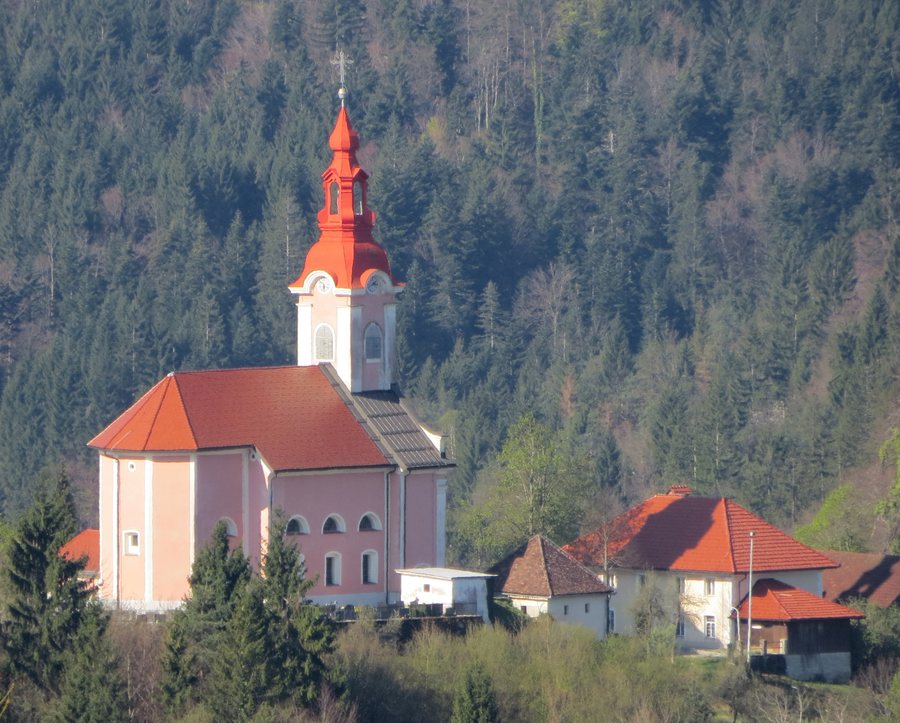 File:Rob Velike Lasce Slovenia - church.jpg