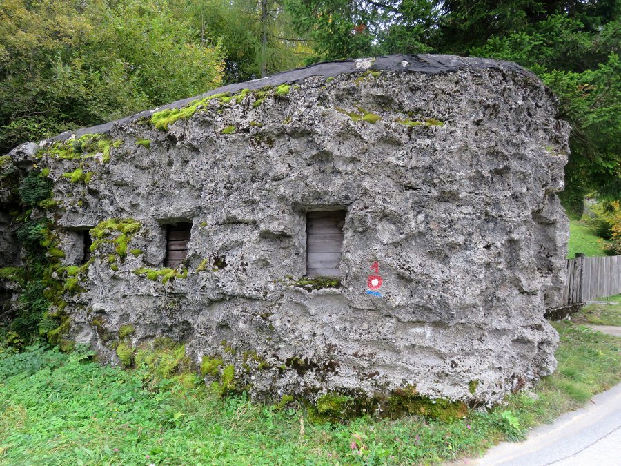 File:Petrovo Brdo Slovenia - barracks 1.jpg
