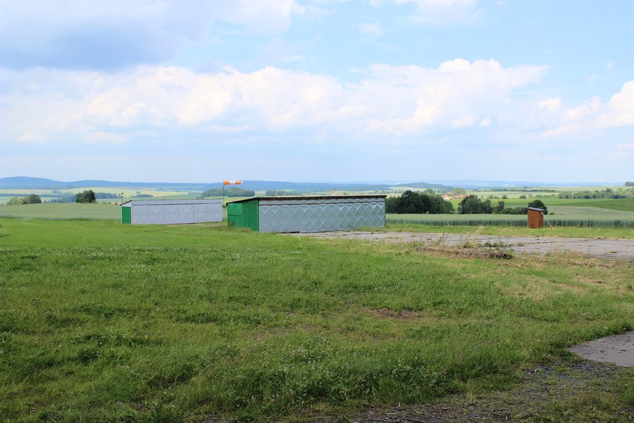 File:Krčmy, letiště (1).jpg