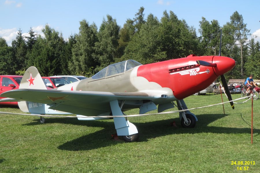 File:Vysokov Air Day (11206261645).jpg