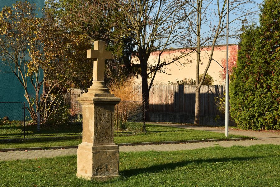 File:Strupčice 2020-11-05 Kříž na návsi.jpg