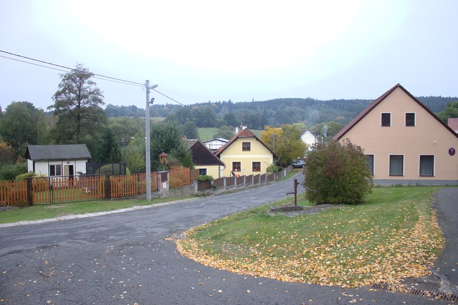 File:Mlýnské Struhadlo, domy.jpg