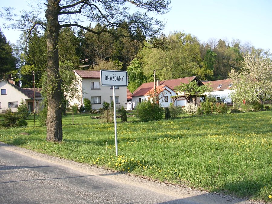 File:Drážďany (Častrov) (01).jpg