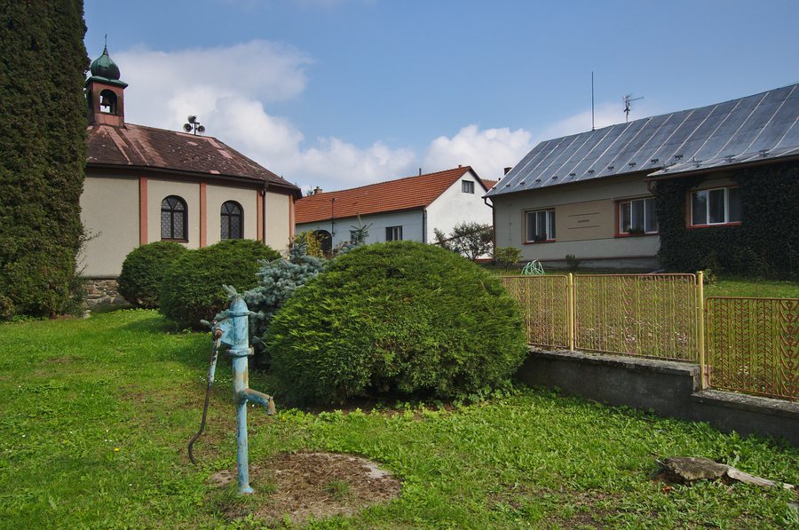File:Kaple, Hartinkov, okres Svitavy (02).jpg