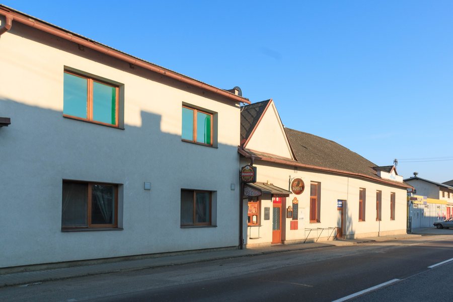 File:Bohuslavice nad Metují - hospoda.jpg