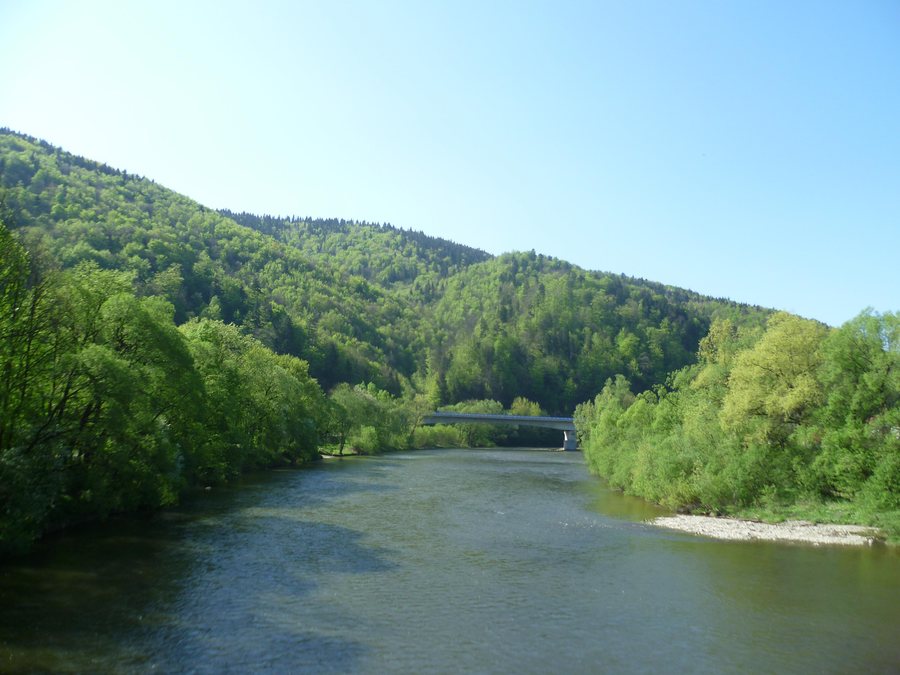 File:Orava River in Oravský Podzámok.jpg