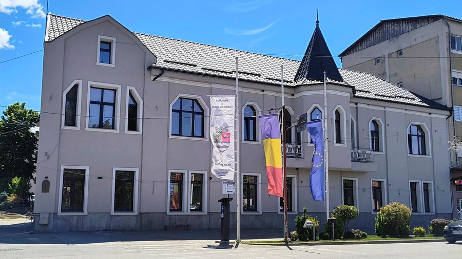 File:Primăria Ocna Mureș, Alba, România 2026.jpg