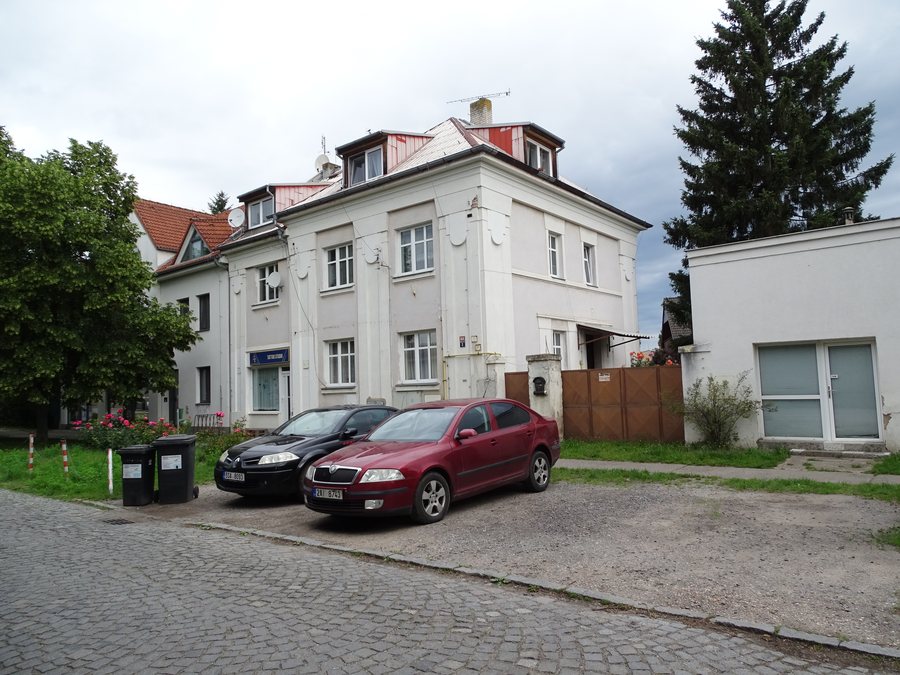 File:Lysá nad Labem, 9. května 3.jpg