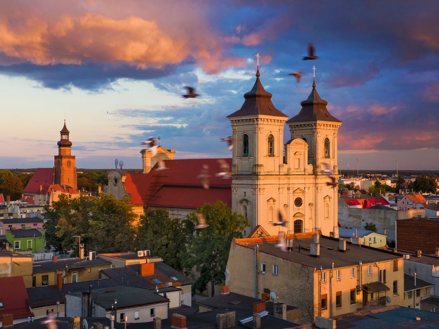 File:Leszno bazylika.jpg