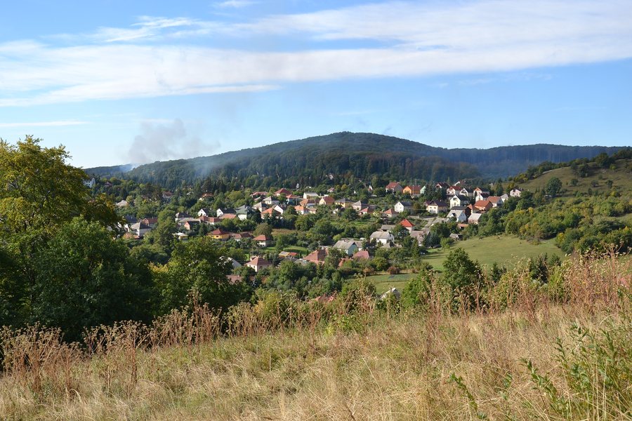 File:Bükkszentkereszt (Nová Huta), Hungary.JPG