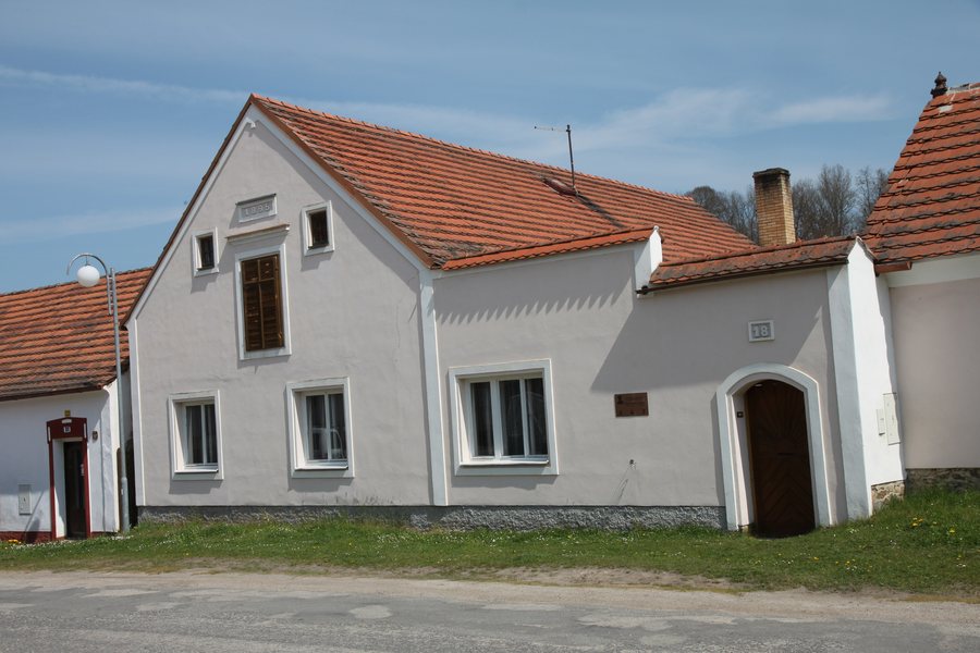 File:Rodný dům Františka Vávry, Straňany (01).jpg