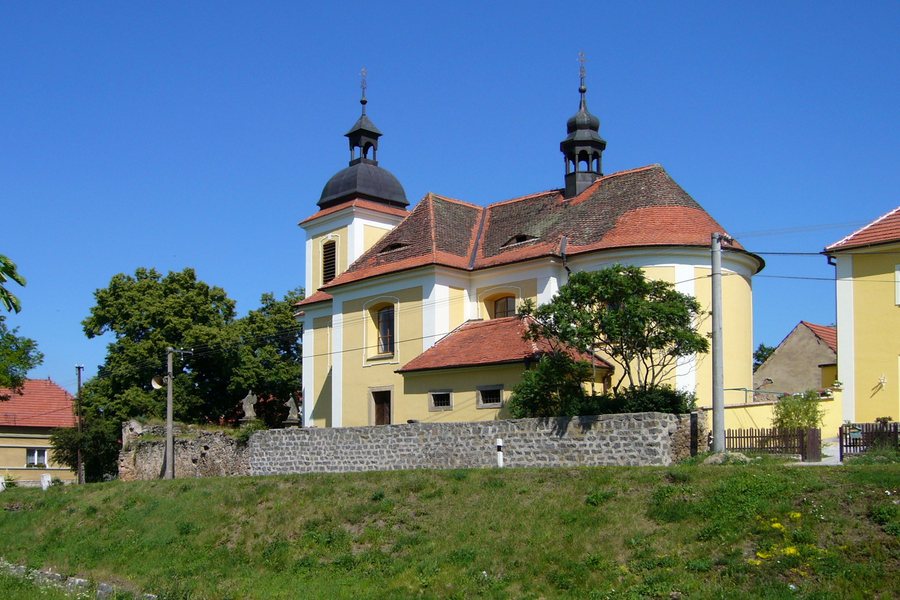 File:Krty - kostel svatého Vojtěcha.jpg