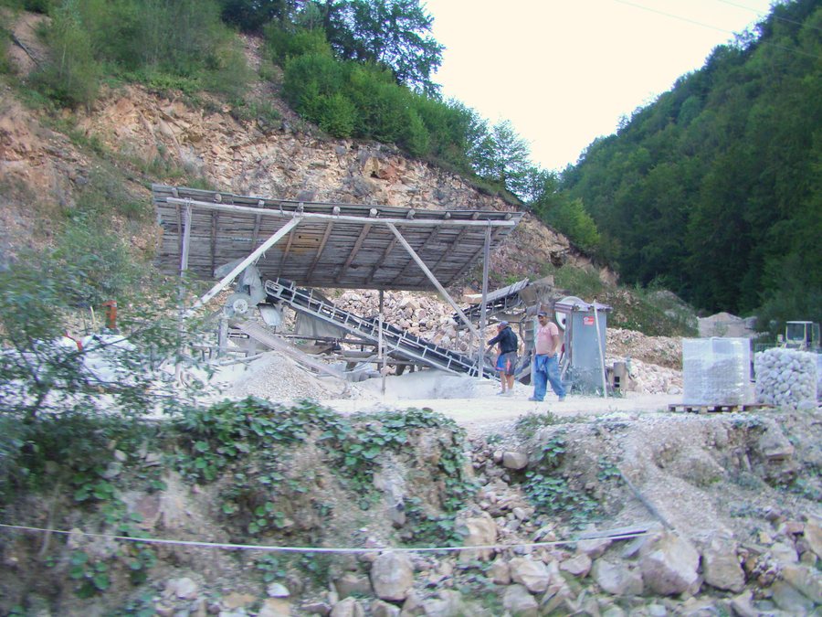 File:RO AB Cariera din Sohodol (1).jpg